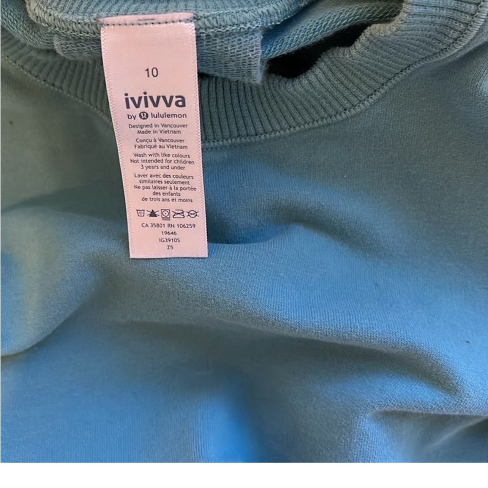 Ivivva by lululemon sweater youth size 10
